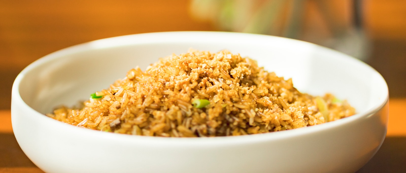brown rice in white ceramic bowl
